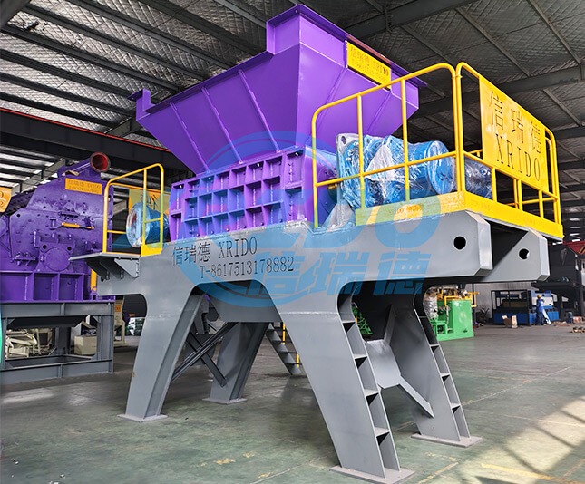 Waste Shredder Machine